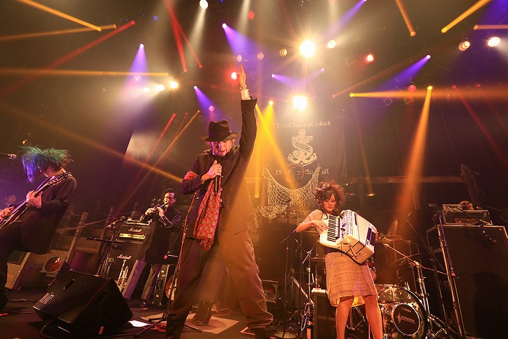 THE CHERRY COKE$ - 2013.12.24 at 赤坂BLITZ - LIVE REPORT