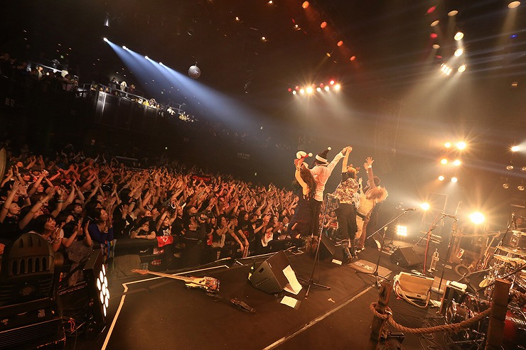 THE CHERRY COKE$ - 2013.12.24 at 赤坂BLITZ - LIVE REPORT