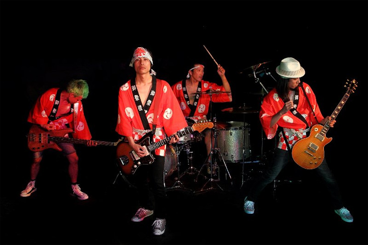 LUNKHEAD 10周年記念ソング『スターマイン』MUSIC VIDEO公開 ！