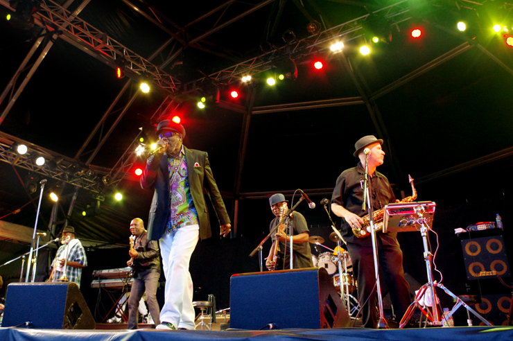 SLY & ROBBIE and THE TAXI GANG featuring JOHNNY OSBOURNE ＠ 朝霧JAM 2014