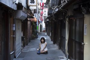 モデル／中嶋イッキュウ(tricotボーカル&ギター)、 撮影／藤代冥砂